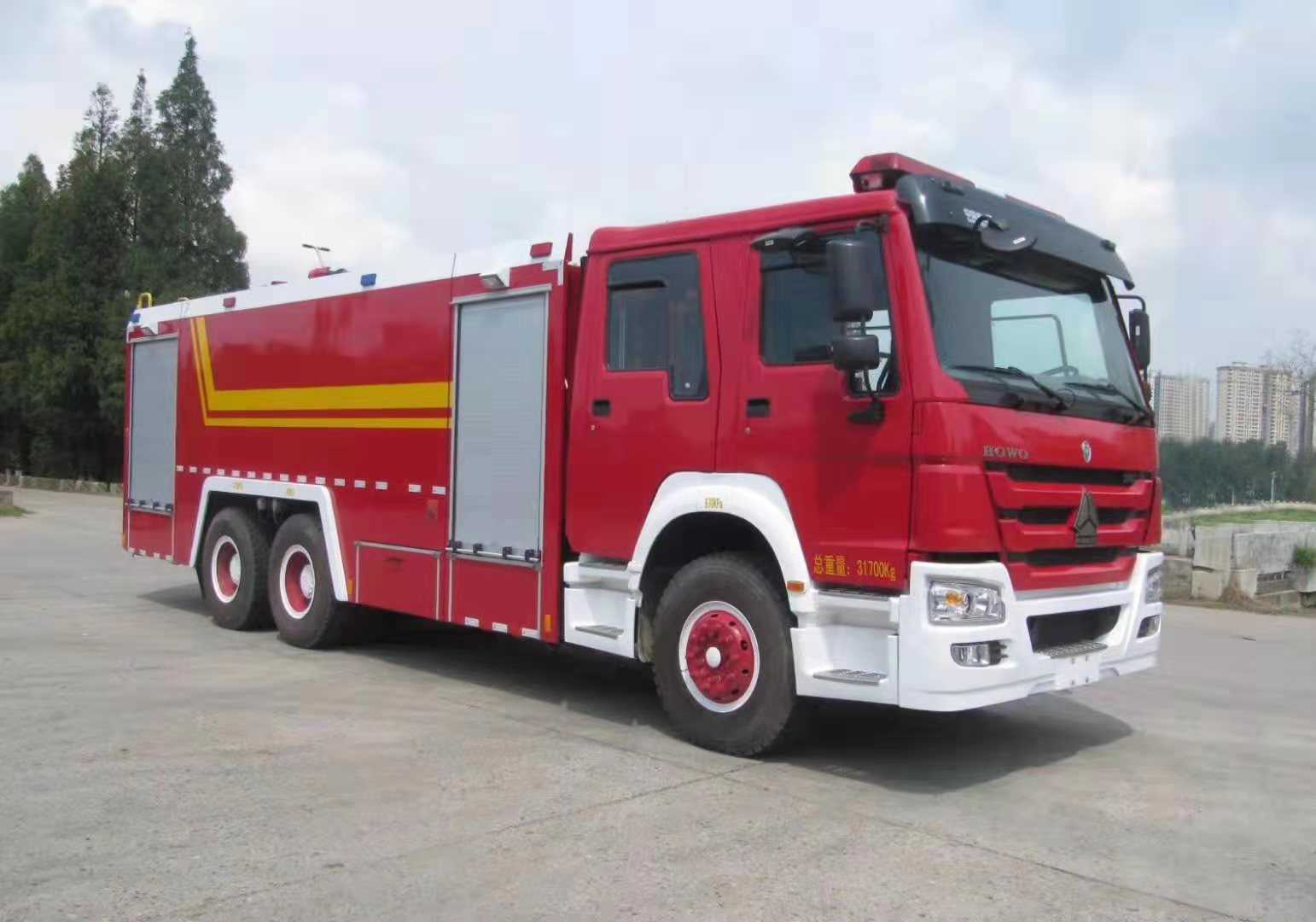 重汽16噸水罐消防車(chē)順利下線